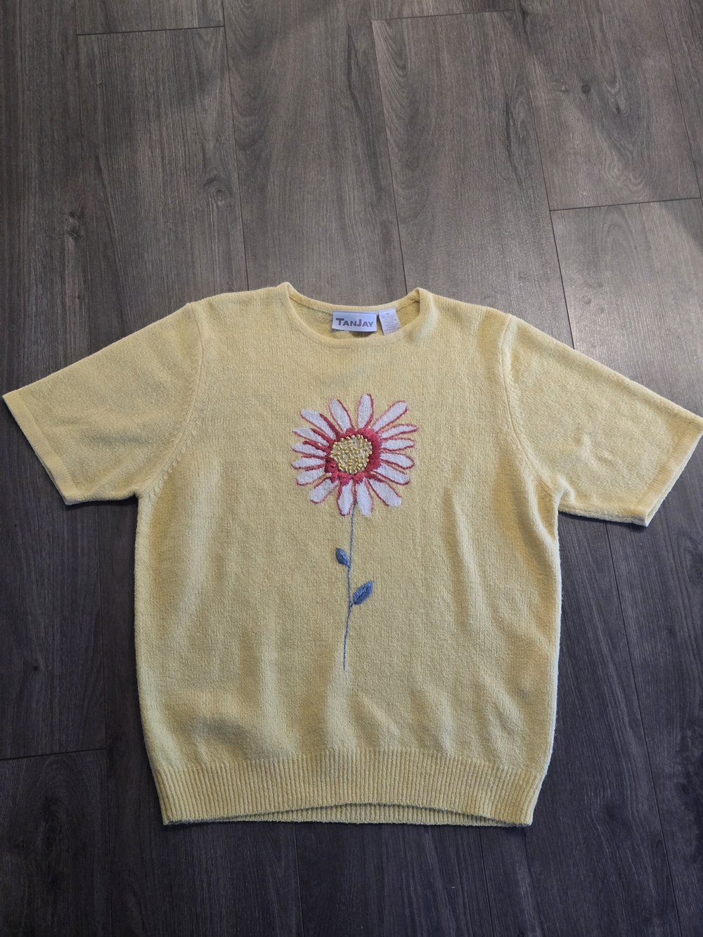 Vintage Tanjay Yellow Short-Sleeve Sweater with Floral Embroidery Size Medium